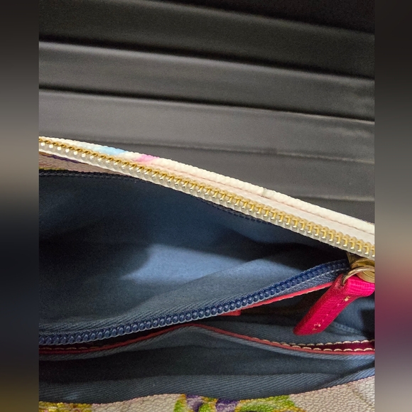 Dooney & Burke Rare Hard to find Lollipop crossbody/ clutch. Excellent condition - Picture 6 of 15